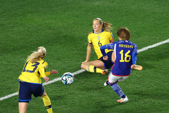 Honoka Hayashi scores for Japan.