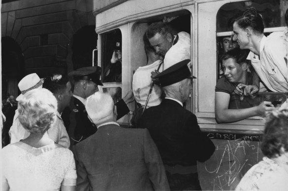 End of an era: passengers cram into the last tram to La Perouse on February 25, 1961.