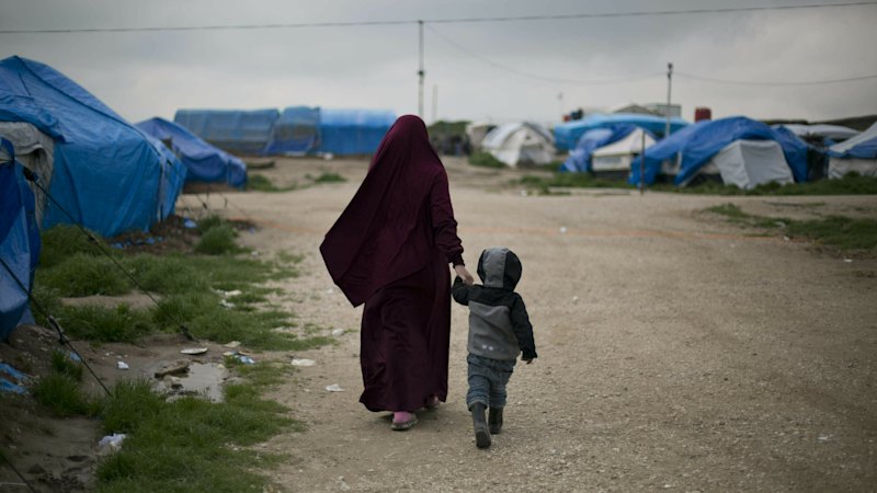 Remaining woman from IS-linked group set to return to Australia