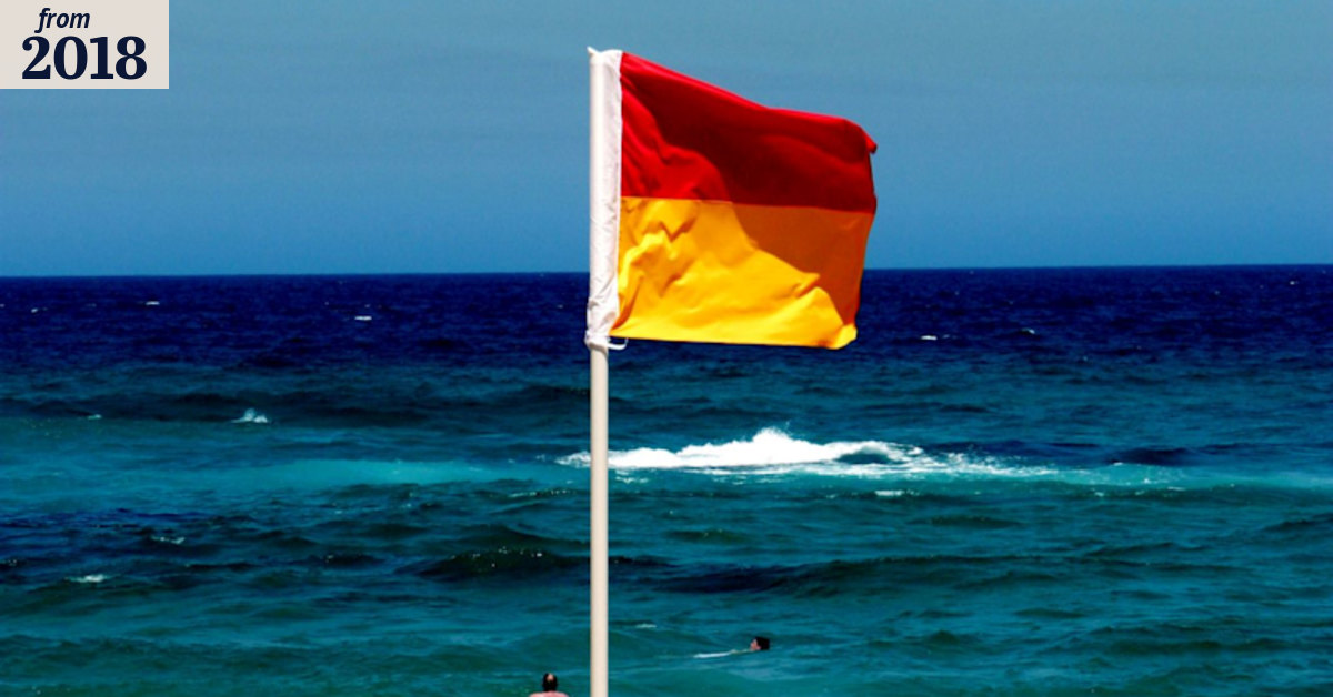 Man dies after being pulled from pool on Sydney's northern beaches