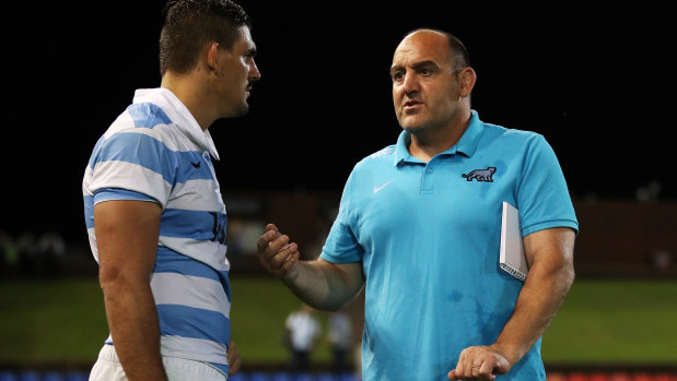 Pablo Matera of the Pumas talks to Argentina coach Mario Ledesma.