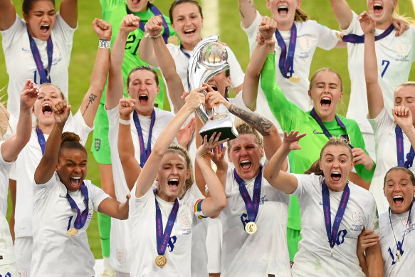 Leah Williamson becomes the first England captain since 1966 to lift a major football trophy.