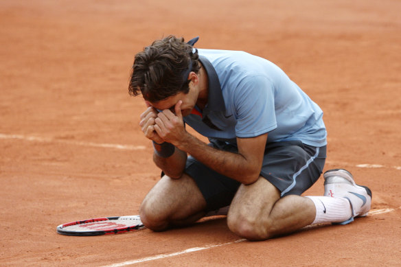 The moment Federer claimed the 2009 French Open.