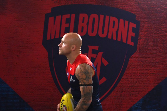 Melbourne veteran Nathan Jones has announced his retirement.