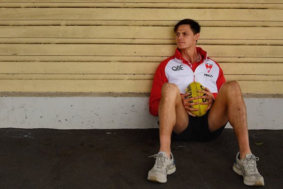 Sydney Swans' Callum Sinclair runs fitness Zoom classes targeting all body parts including the feet.