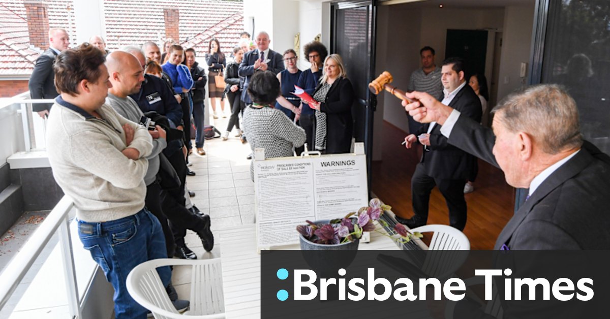 Sydney auctions: Downsizer outbids first home buyers for $880,000 Dulwich Hill unit - Vimarsana News