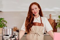 Brooke Bellamy, author of Bake With Brooki.