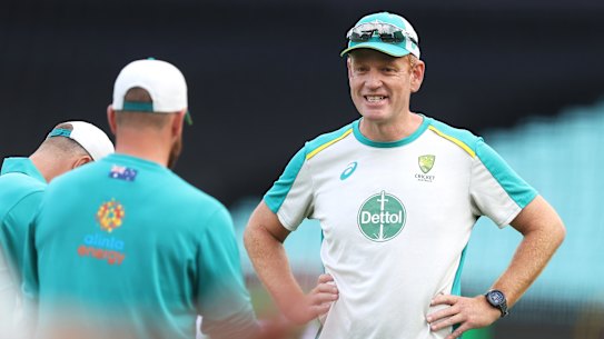 Andrew McDonald talks with Aaron Finch.