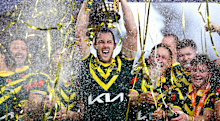 Isaah Yeo and his Kangaroos teammates celebrate their 2025 Ashes series victory.