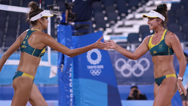 Mariafe Artacho del Solar and Taliqua Clancy celebrate during their quarter-final.