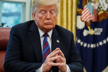 Razing Arizona: Trump faces McCain's sun belt revenge