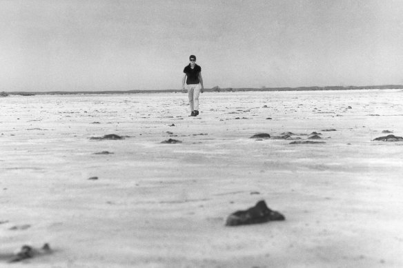 Drought affected Lake Tyrell in the Mallee, dried out into a salt pan.