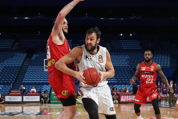 Andrew Bogut starred for the Sydney Kings in their victory over Perth.