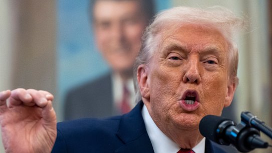 Il presidente americano Donald Trump fa causa alla BBC.