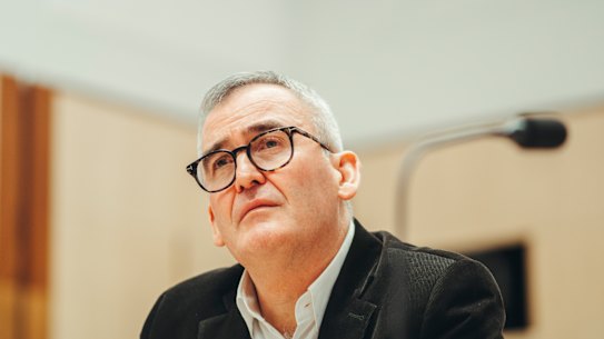 Brad Banducci has announced his sudden resignation from Ticketek after just over a year on the job.