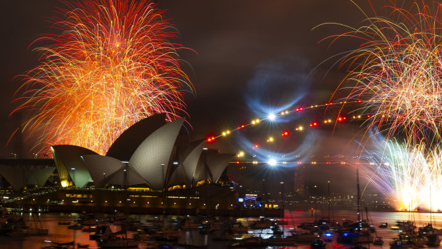 New Year’s Eve 2024 as it happened: Sydney and Melbourne fireworks displays ring in 2024