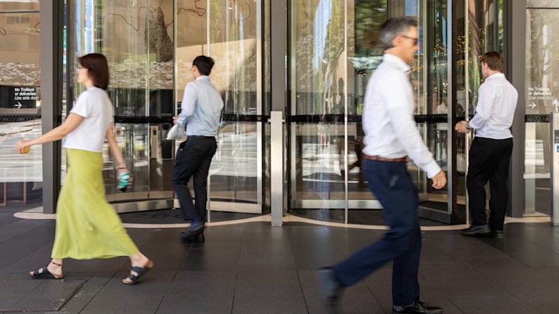 Workers debate gripes over trivial workplace issues after late arrivals