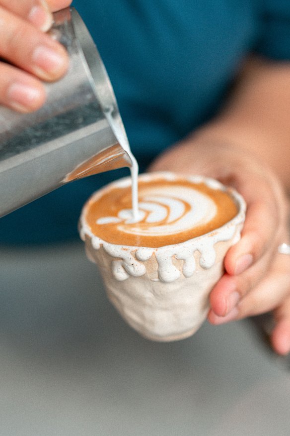 Tento’s drinks and dishes are served in textural ceramics.