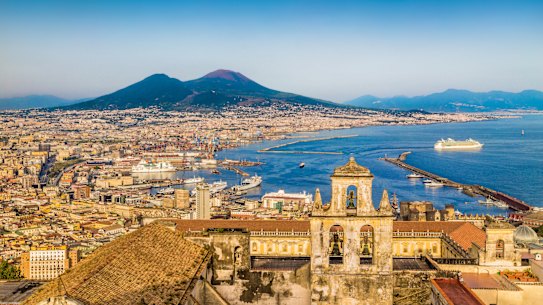 Marinara pizza was invented as a dish for hungry fishermen.