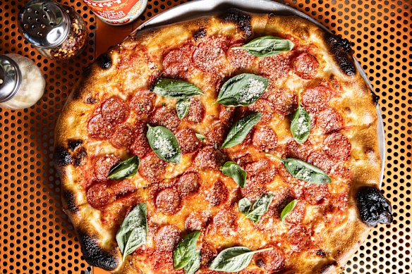 Peppi (pepperoni pizza).