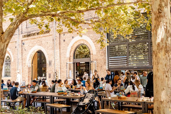 A área de jantar ao ar livre do BrewDog South Eveleigh. 