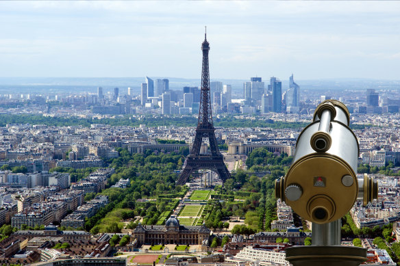 Uninterrupted Eiffel Tower views from the 59-storey Tour Montparnasse.