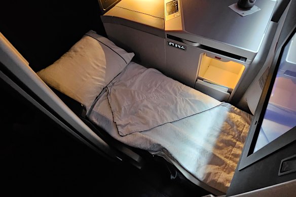 The seat in lie-flat mode.