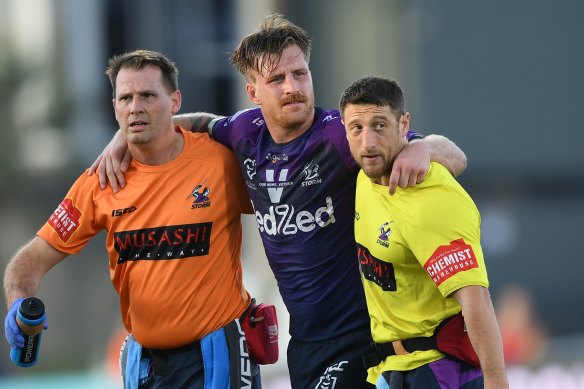 A knee injury is expected to sideline Cameron Munster for big matches against the Roosters and Parramatta.