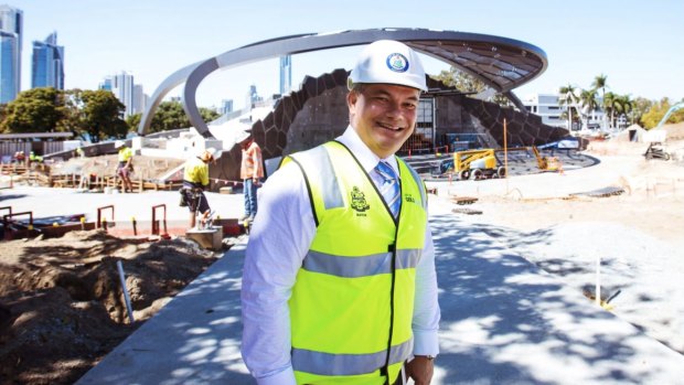 Gold Coast mayor Tom Tate wants the new ampitheatre to attract acts from Brisbane.