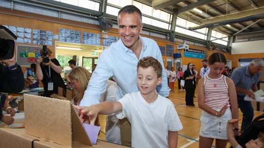 SA Premier Peter Malinauskas votes with his family at Woodville Gardens School.