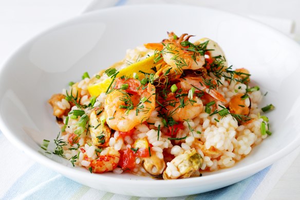One-pot holiday rice and prawns comes to the rescue.