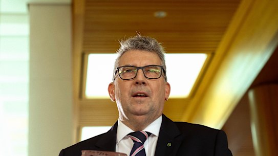 Resources Minister Keith Pitt will impose a levy on the oil and gas industry to recover the cost of decommissioning an offshore oil and gas rig. 