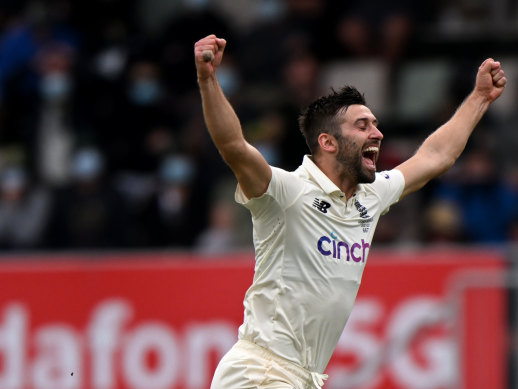 Mark Wood made life extremely uncomfortable for Australia’s batters on Sunday.