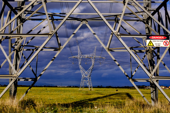 Victoria and the Commonwealth have announced plans to ramp up the uptake of offshore wind by building a massive new transmission line.