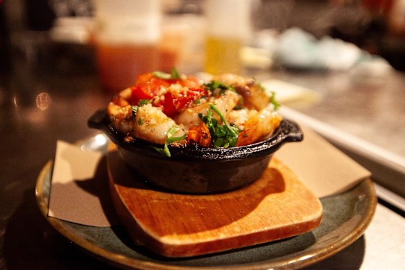 Lady of Ro is a throwback to what restaurants used to be like.