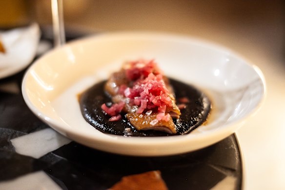 The brooding mole poblano.
