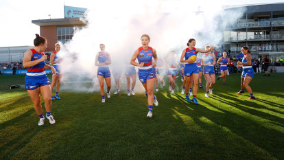 COVID causes more AFLW fixture chaos as Bulldogs forced out again