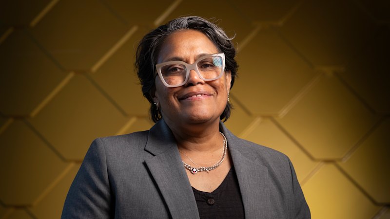 ‘A gift from Australia’: How Cathy Freeman’s mum helped her with highest honour