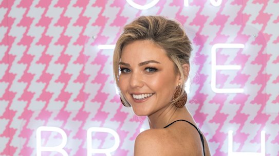 Actor Sam Frost has closed her Instagram account after posting a video on her vaccination status.