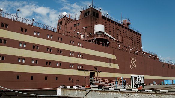 With the the Akademik Lomonosov, Russia is launching an experiment with nuclear power, one that backers say is a leading-edge feat of engineering but that critics call reckless. 