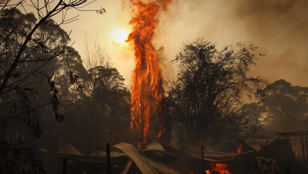 The fire that tore threw Dargan, west of Bell, in the Blue Mountains 