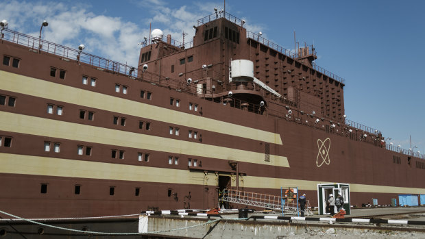 With the the Akademik Lomonosov, Russia is launching an experiment with nuclear power, one that backers say is a leading-edge feat of engineering but that critics call reckless. 