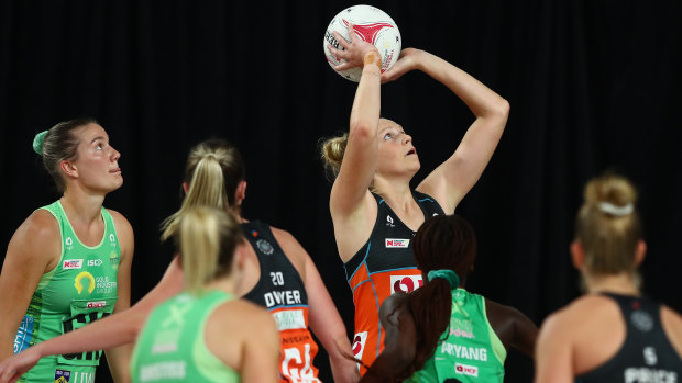 Jo Harten of the Giants lines up another goal against West Coast Fever in Brisbane.