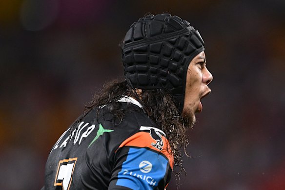 Jarome Luai yells orders at his team.