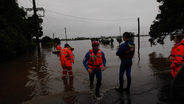 Flood claims in the thousands as heavy rain continues to lash NSW