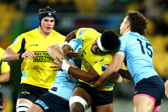 Waratahs stunned in Wellington as Hurricanes pile on early tries