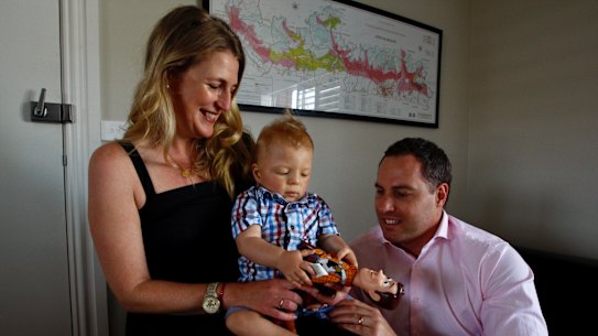 Anna Austin and Chris Pratt with their 18-month-old son Freddie. 