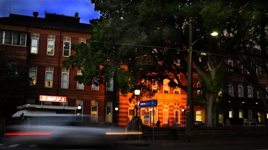 Sydney hospital's cardiothoracic surgery unit trainee ban over bullying