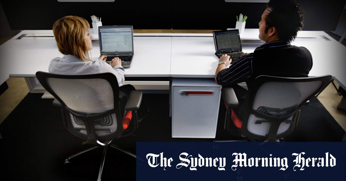 Qld Health tells staff to ‘hot desk’ in $50m budget-saving move