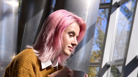 More people are turning to AI for therapy but mental health experts are concerned about their “sycophantic” tendencies which can put users at risk.